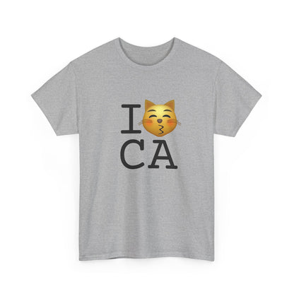 "I'm a Kissing Cat toward California" Tee