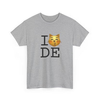 "I'm a Kissing Cat toward Delaware" Tee